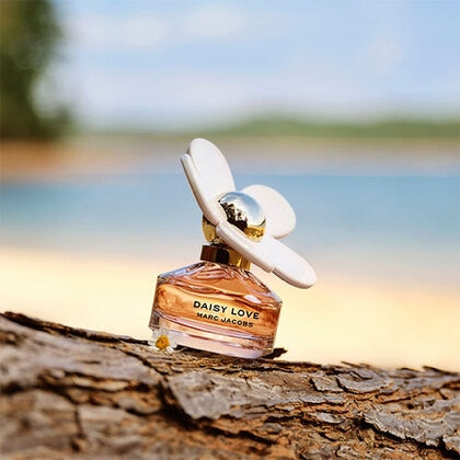 Daisy Love by Marc Jacobs Eau de Toilette 100ml Spray - Image 2